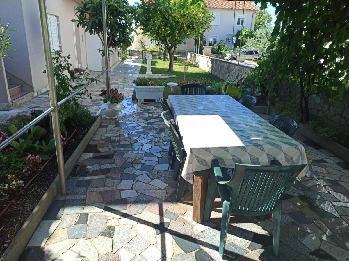 Apartmani Vesna Крк Экстерьер фото